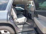 Toyota Sequoia Sr5 4.7L V8 5TDBT64A19S000881 fotografie
