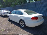 Volkswagen Passat 1.8T Limited Edition 1VWAT7A3XFC108465 fotografie