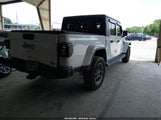 Jeep Gladiator Overland 4X4 1C6HJTFG1LL103492 photo