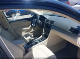 Volkswagen Passat 2.0L Tdi Se 1VWBV7A31FC038143 photo