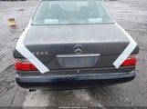 Mercedes-Benz E 320 WDBEA32E2RC133379 снимка