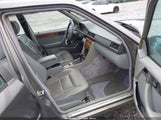 Mercedes-Benz E 320 WDBEA32E2RC133379 снимка