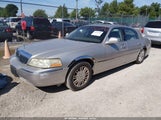 Lincoln Town Car Signature Limited 1LNHM82V87Y607074 снимка