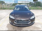 Tesla Model S 5YJSA1DN6DFP11498 fotografie
