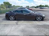 Tesla Model S 5YJSA1DN6DFP11498 fotografie