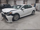 Toyota Camry Le 4T1B11HK8JU038454 photo