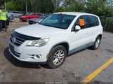 Volkswagen Tiguan S WVGCV7AX1BW541704 снимка