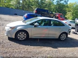 Toyota Corolla Le 5YFEPMAE3NP299547 photo