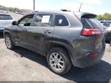 Jeep Cherokee Latitude 4X4 1C4PJMCB3HW632886 снимка
