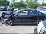 Volkswagen Passat 1.8T R-Line 1VWDT7A39HC069819 photo