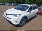 Toyota Rav4 Le JTMBFREV8JJ724319 снимка