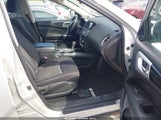 Nissan Pathfinder Sv 5N1DR2MN1KC596290 fotografie