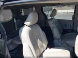 Toyota Sienna Xle V6 5TDYK3DC5BS003947 снимка
