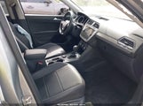 Volkswagen Tiguan 2.0T Se/2.0T Se R-Line Black/2.0T Sel 3VV2B7AX4MM099952 fotografie