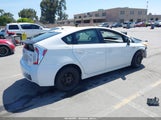 Toyota Prius Two JTDKN3DU5D5638018 photo