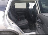 Nissan Rogue Sv JN8AT2MV5JW302920 снимка