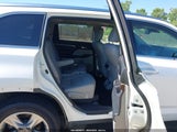 Toyota Highlander Hybrid Limited Platinum V6 5TDDCRFH3FS010182 снимка