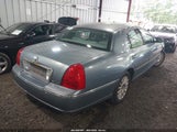 Lincoln Town Car Signature 1LNHM81W24Y678194 fotografie
