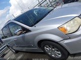 Chrysler Town & Country Touring-L 2A4RR8DG9BR676758 fotografie