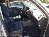 Volkswagen Tiguan S WVGBV7AX0GW013056 fotografie