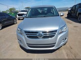 Volkswagen Tiguan S WVGBV7AX0AW527870 photo