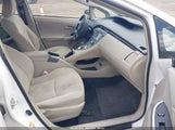 Toyota Prius Two JTDKN3DU5D5691866 снимка