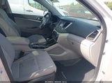 Hyundai Tucson Value KM8J3CA27HU569831 fotografie