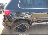 Volkswagen Tiguan 2.0T Wolfsburg Edition WVGSV7AX4HK001226 снимка