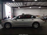 Nissan Altima 2.5 S 1N4AL3AP8JC476723 photo