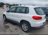 Volkswagen Tiguan S WVGAV7AX7CW567572 снимка