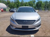 Hyundai Sonata Se 5NPE24AF2FH159043 fotografie
