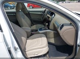 Audi A4 2.0T Premium WAUFFAFL2AN069192 снимка