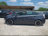 Toyota Prius Two JTDKN3DU0D1657292 photo