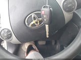 Toyota Prius C Two JTDKDTB31D1548577 photo