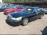 Lincoln Town Car Cartier 1LNHM83W1YY928513 photo