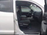 Toyota Tundra Grade 5.7L V8 5TFUW5F15DX285515 photo