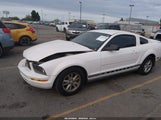 Ford Mustang V6 Deluxe/V6 Premium 1ZVFT80N275353796 photo