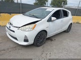 Toyota Prius C Two JTDKDTB33D1050817 fotografie