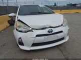 Toyota Prius C Two JTDKDTB33D1050817 fotografie