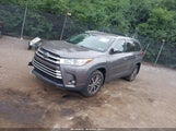 Toyota Highlander Xle 5TDJZRFH1KS569094 снимка