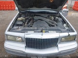 Lincoln Town Car Signature/Spinnaker 1LNLM82W5SY689096 fotografie