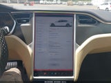 Tesla Model S Performance/Signature Performance 5YJSA1CP3CFP03263 fotografie