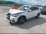 BMW X1 xDrive28I WBXHT3C35H5F73398 fotografie