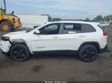 Jeep Cherokee Latitude 4X4 1C4PJMCB2JD578322 fotografie