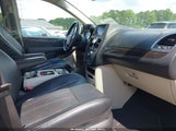 Chrysler Town & Country Touring-L 2C4RC1CG1DR663215 снимка