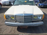 Mercedes-Benz 240 D WDBAB23A0DB390329 fotografie