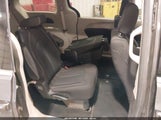 Chrysler Voyager Lx 2C4RC1CG7NR127760 photo