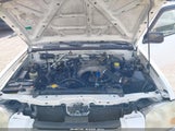 Nissan Frontier Desert Runner Xe-V6 1N6ED26T74C422307 fotografie