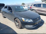 Volkswagen Passat 1.8T Limited Edition 1VWAT7A38FC106813 fotografie