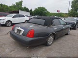 Lincoln Town Car Signature 1LNFM82W9XY612266 снимка